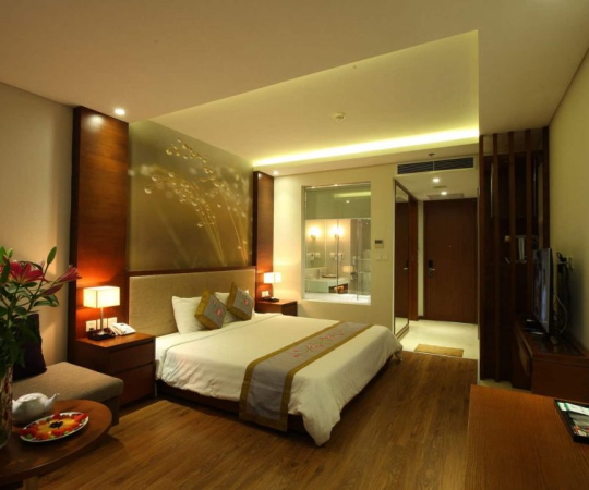 GREEN HOTEL